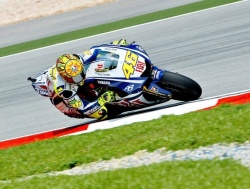 Victoire de Rossi et sacre de Lorenzo à Sepang (c) photo : motogp.com