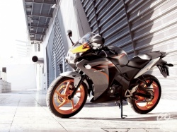 nouveauté : Honda CBR 125 R 2011