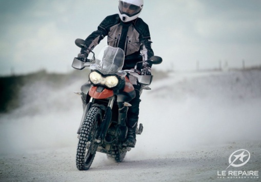 Triumph Tiger 800  et 800 XC : drift