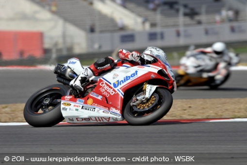 WSBK : victoire Carlos Checa