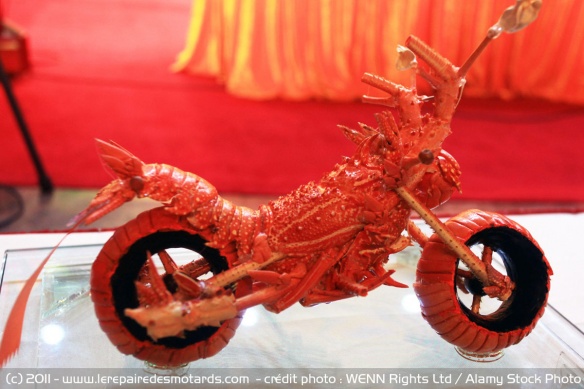 Huang Mingbo crée la moto homard