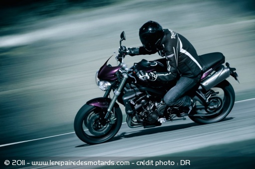 Triumph Street Triple Imperial Purple route