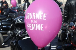 Toutes en moto : une balade en rose pour la journée de la femme