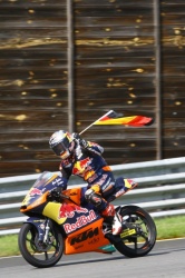 Sandro Cortese lors de sa victoire au Sachsenring - Crédit photo : Gold and Goose