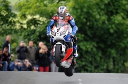 Tourist Trophy: 18e victoire pour McGuinness crédit photo: iomtt.com