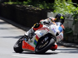 Victoire de Bruce Anstey en Supersport 1 - Crédit photo : iomtt.com