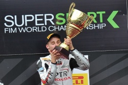 Jules Cluzel lors de sa victoire à Magny-Cours - Crédit photo : WorldSBK