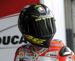 Valentino Rossi présente le casque AGV PistaGP