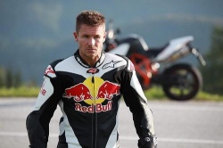 Félix Baumgartner est aussi un motard