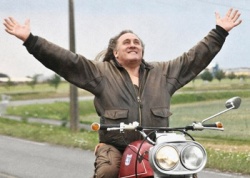 Gérard Depardieu en état d'ivresse chute de son scooter