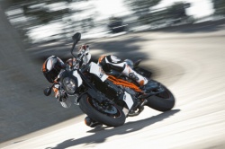 KTM Superduke 990 R - Crédit photo : A. Barbanti