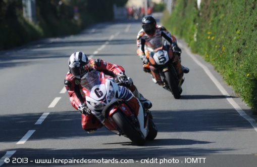 Tourist Trophy : Dunlop et Anstey au Senior TT