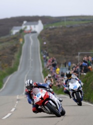 Tourist Trophy : Dunlop remporte la course Supersport - Photo : IOMTT