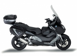 Pare-brise et support de fixation Givi pour scooter BMW C600Sport