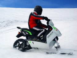 Le ski-scooter électrique de Govecs