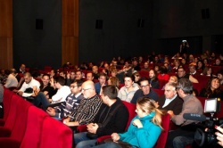 250 personnes à la première du film Amazone Fire