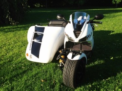 Side-car sur la base du Triumph Rocket III