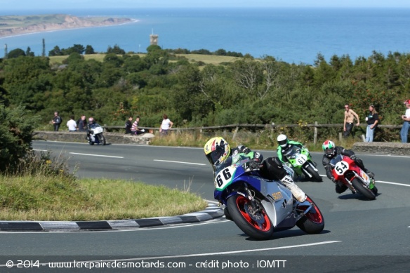 Après la catégorie 500 cm3, Ian Lougher s'impose en Formula2