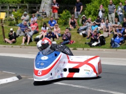 Tourist Trophy : victoire de Harrison/Aylott en sidecar - crédit photo : IOMTT