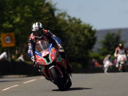 Tourist Trophy : le Superstock pour Dunlop - crédit photo : IOMTT