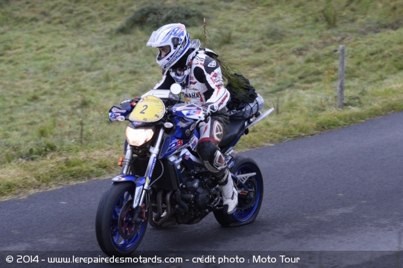 Toniutti chute et dit au revoir à ses chances de titre - crédit photo : Moto Tour