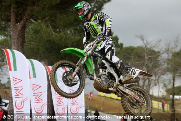 Arnaud Tonus remporte la course MX2 - crédit photo : Pascal Haudiquert