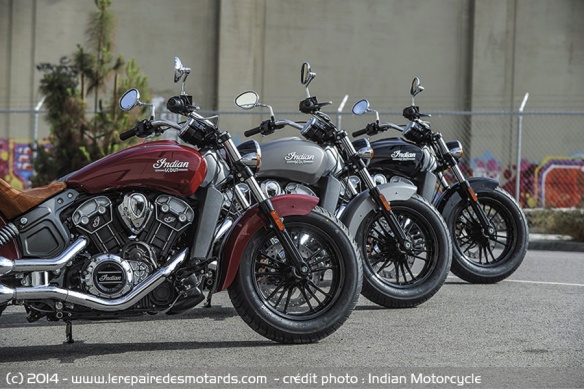 Coloris Indian Scout : bordeaux, gris, noir et noir mat