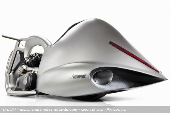 Concept Akrapovic Full Moon