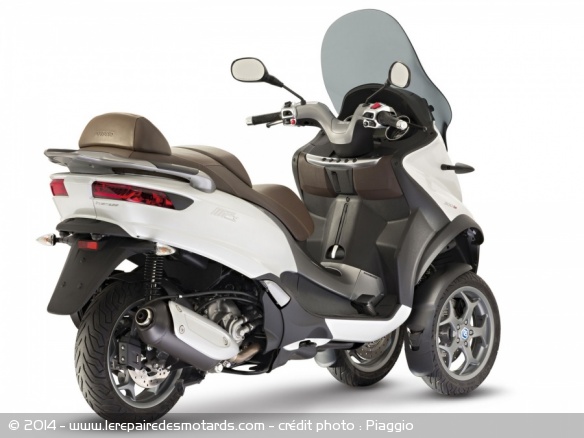 Scooter 3-roues Piaggio MP3 300