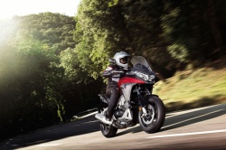 Le VFR800X gagne en puissance pour 2015