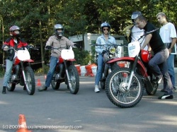 Tirez pas sur les motos-écoles