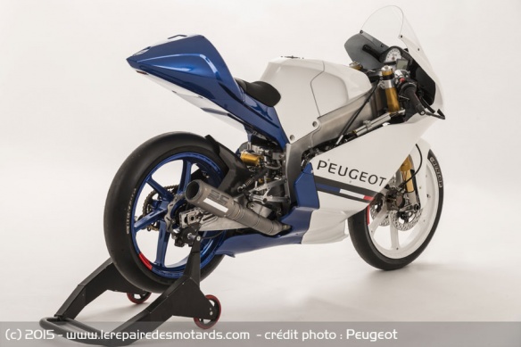 Sous la Peugeot MGP3O se cache la même mécanique que les motos Mahindra