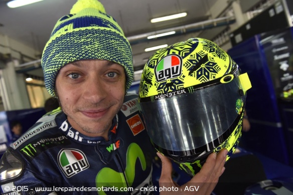 Valentino Rossi et son casque lors des essais hivernaux du MotoGP