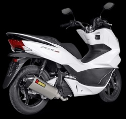 Ligne Akrapovic montée sur le Honda PCX 125 2014