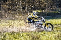 Gamme 2016 d'enduros Husqvarna - crédit photo : Schedl R.