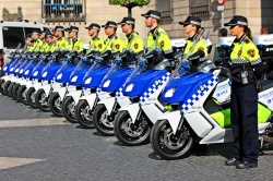 La police de Barcelone à l'électrique - crédit photo : BMW Motorrad