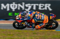 Moto3 : victoire Binder