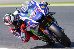 MotoGP : Lorenzo domine à Montmelo - crédit photo : MotoGP