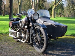 Un sidecar Brough Superior SS100 aux enchères