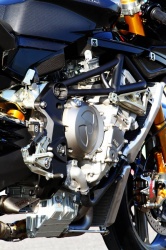 Le moteur de la Tamburini T12 est dérivé de la BMW S 1000 RR