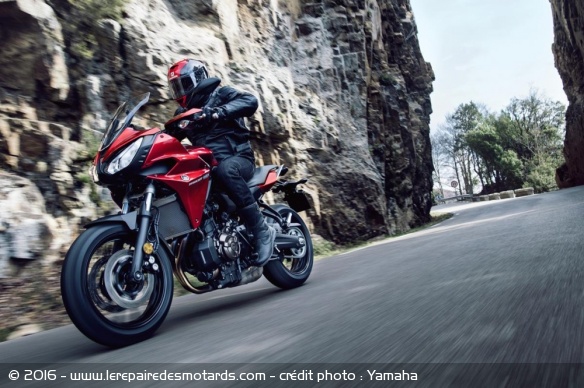 Nouvelle Yamaha 700 Tracer en action