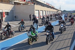 300 motos en parade pour les 10 ans de la SRC