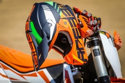 Casque cross Acerbis Profile 3.0 sur une moto