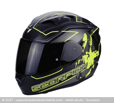 Casque intégral Scorpion Exo-1200 Air Alto jaune et ses taches de peinture à l'arrière