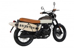 La Brixton 125 et son skateboard