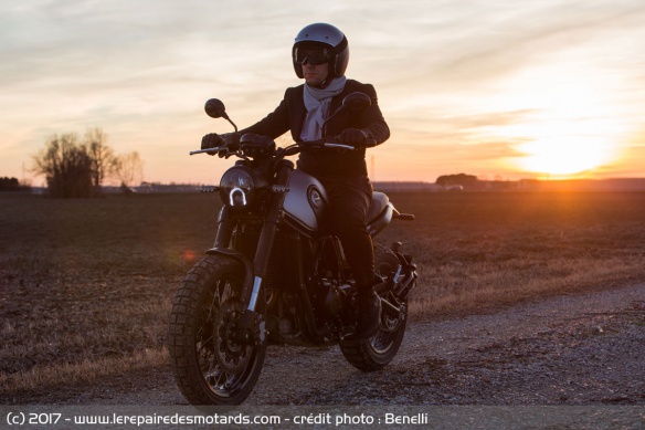 Le scrambler de Pesaro sort de l'ombre