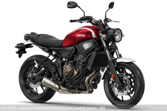 Yamaha XSR700 Brilliant Red