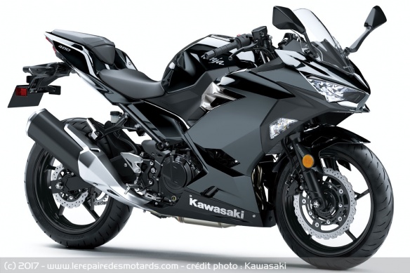 Kawasaki Ninja 400 noire