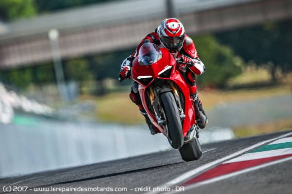 Wheeling en Ducati Panigale V4 S