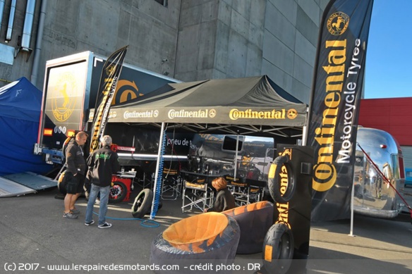 Le stand du manufacturier Continental